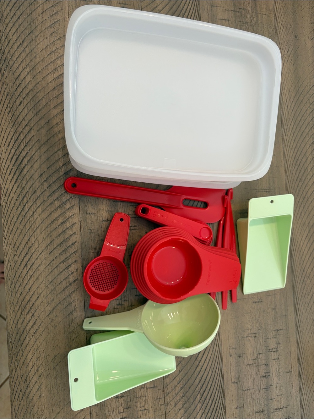 Tupperware Red and Light Green Kitchen Measuring Set - 752